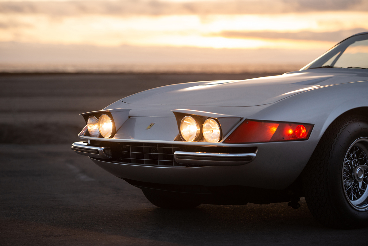 Headlights of 1971 Ferrari 365 GTS/4 Daytona Spider by Scaglietti offered at RM Sotheby's Arizona live auction 2022