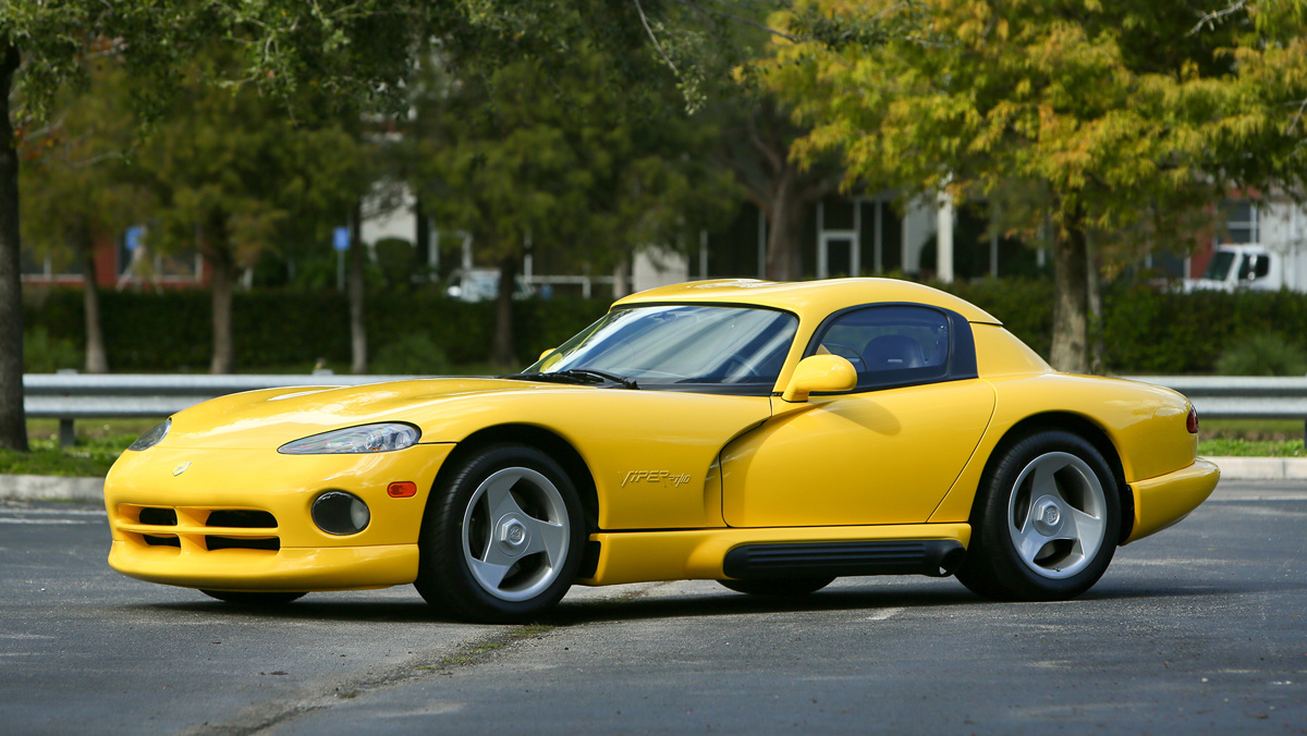 1995 Dodge Viper RT/10 Roadster offered at RM Sotheby's Fort Lauderdale live auction 2022
