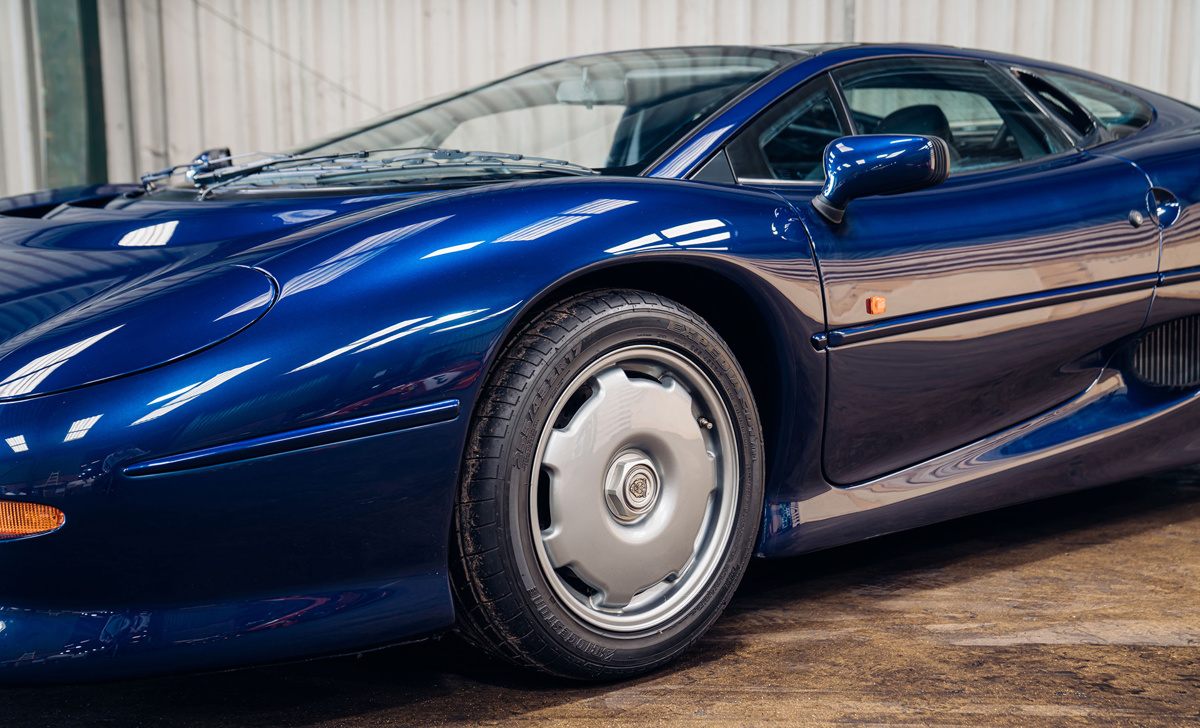 Front wheel of 1993 Jaguar XJ220 offered at RM Sotheby's London live Auction 2021