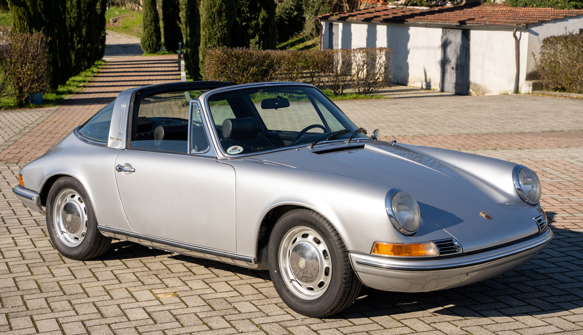 Silver Metallic 1971 Porsche 911 T 2.2 Targa available at RM Sotheby's Online Only Open Roads February Auction 2021