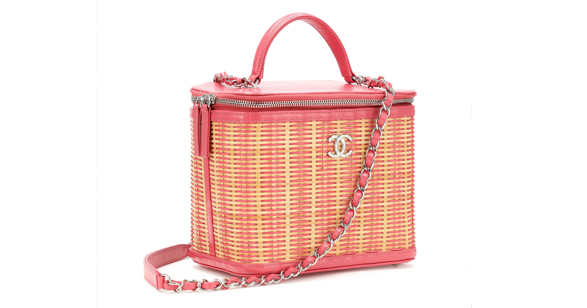 Chanel Pink Glazed Calfskin and Raffia Vanity Case Bag Silver Hardware 2019 offered in RM Sotheby’s Sand Lots auction 2022