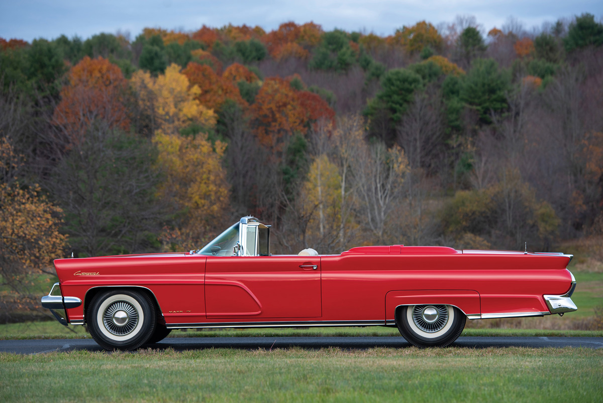1959 Lincoln Continental Mark IV Convertible offered at RM Auctions' Fort Lauderdale live auction 2019