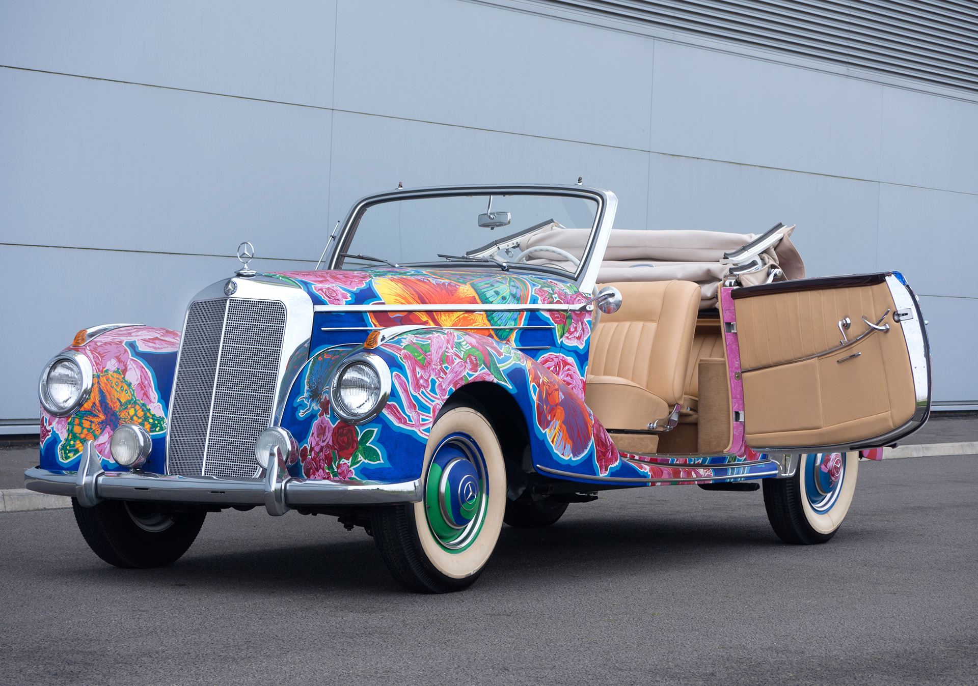 Flower Power: Classic Mercedes-Benz Displays an “Earthly