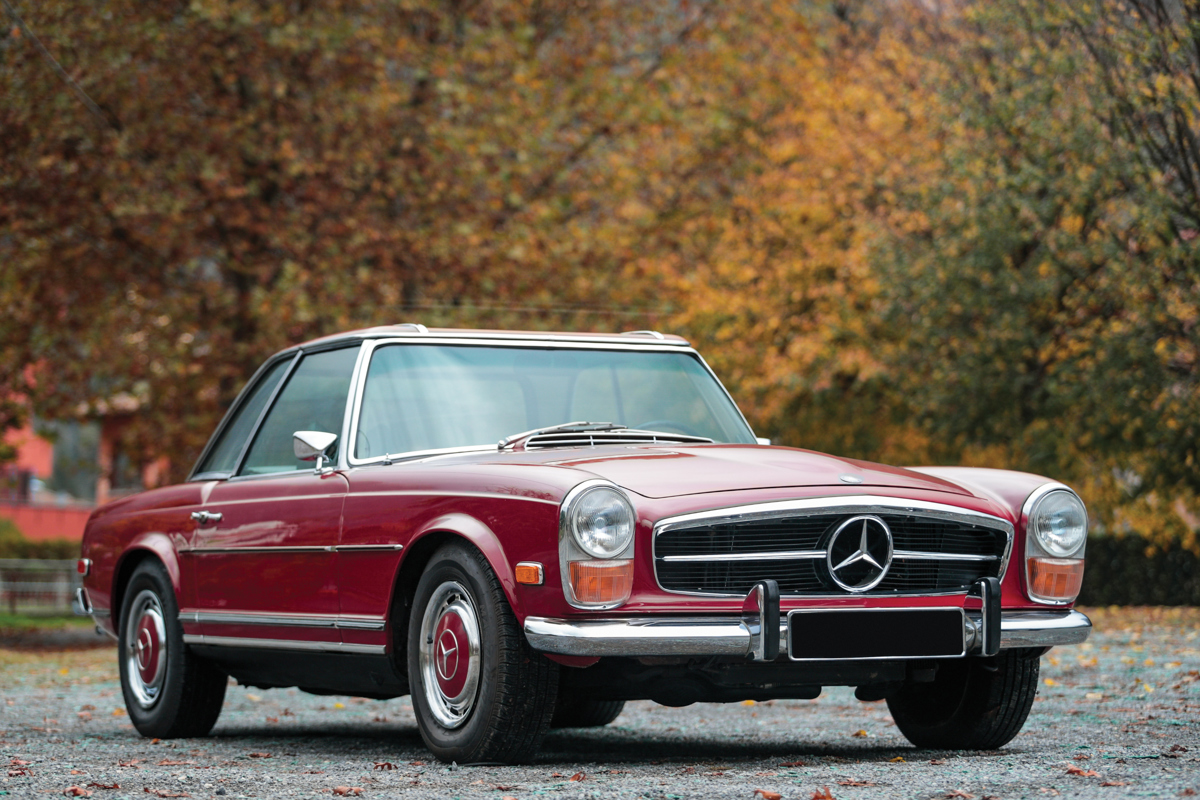 1970 Mercedes-Benz 280 SL 'Pagoda' offered at RM Sotheby’s Paris live auction 2020